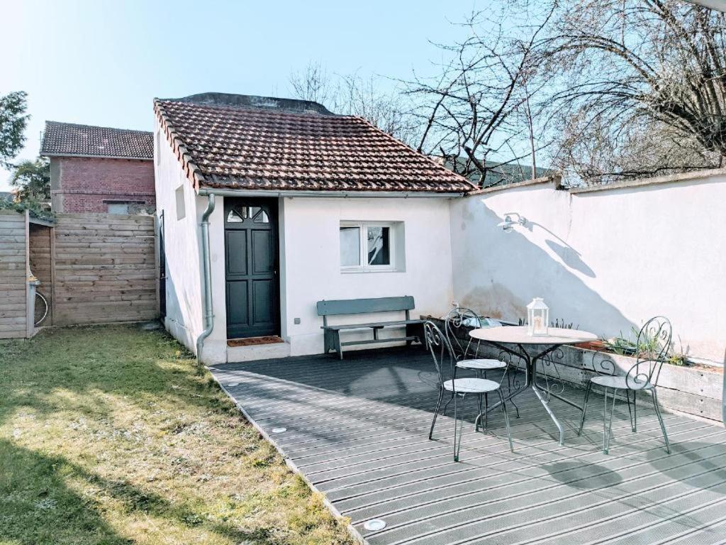 Logement Entier Ou A Partager Dans Maison Familiale A Rueil Malmaison, Proche De Paris La Defense Exterior photo